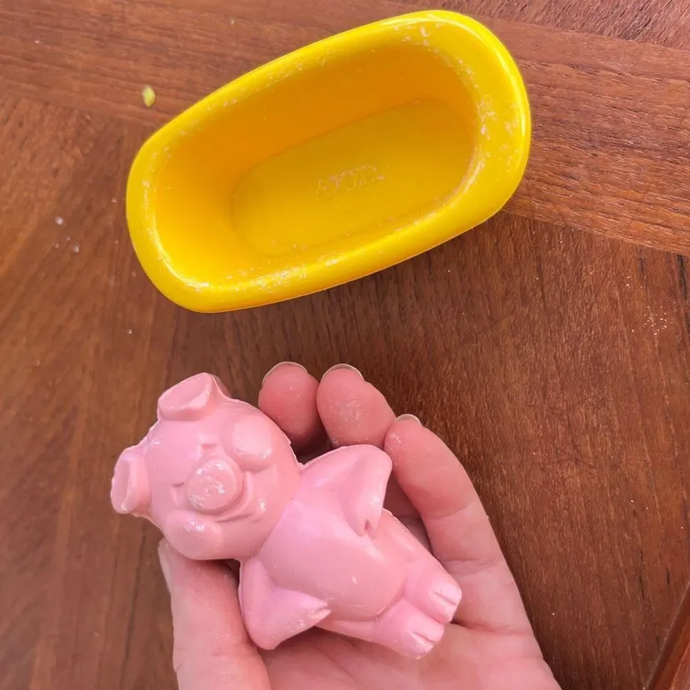 VTG Avon Pig-In-A-Tub Soap Nail Brush Gift Set Original Box 1970s